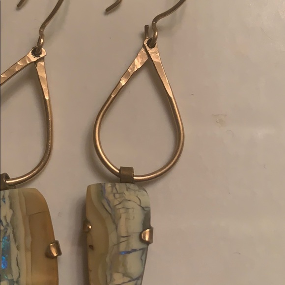 2/40 🥳🎉Beautiful earings real gold and stone - Picture 4 of 4